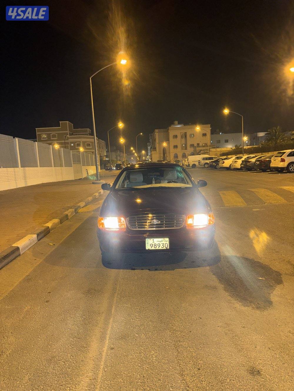 فورد فكتوريا2012شرط الفحص قير مكينه شاصي صبغ كامل تجميلي قابل للمساومه3