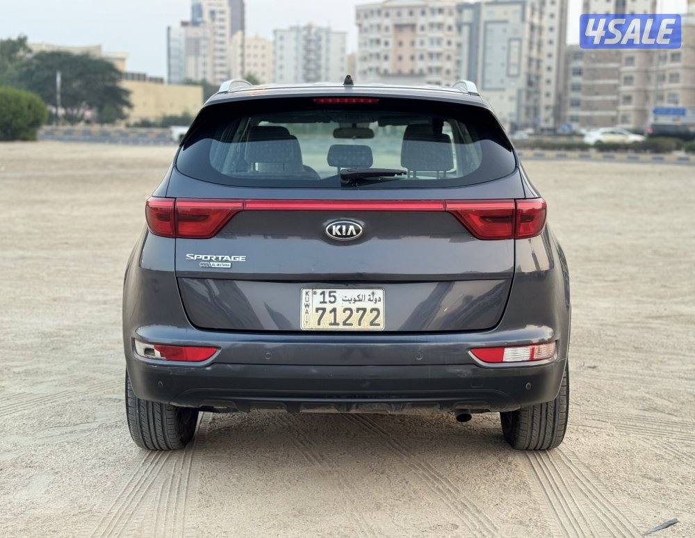 للبيع كيا سبورتاج 2018 الماكينه 2000 CC6