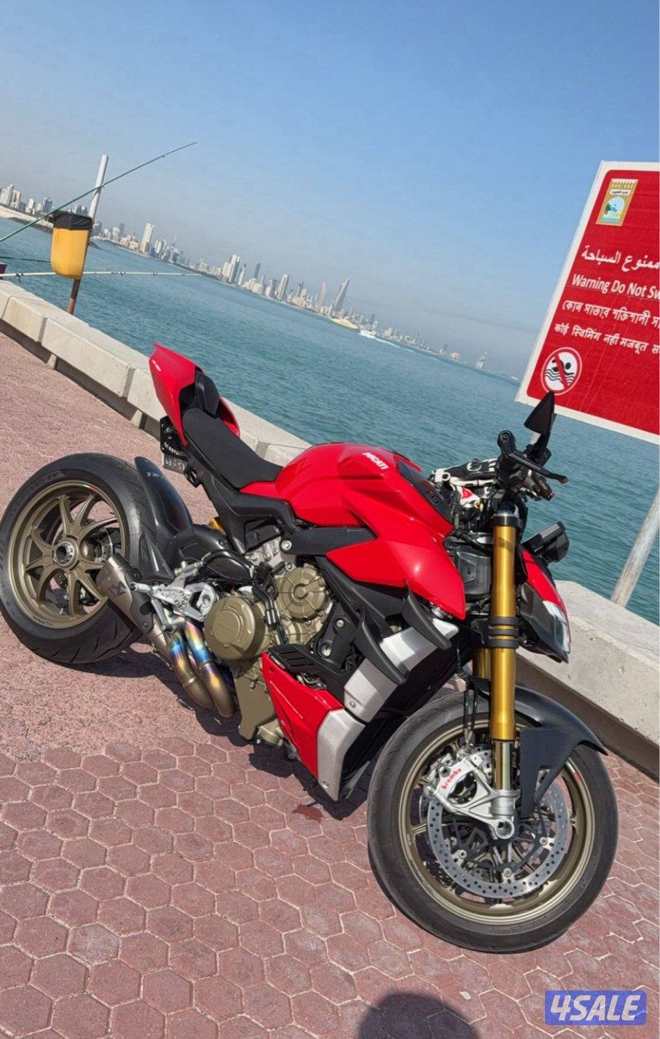 Ducati street fighter  V4S fully loaded with accessory0