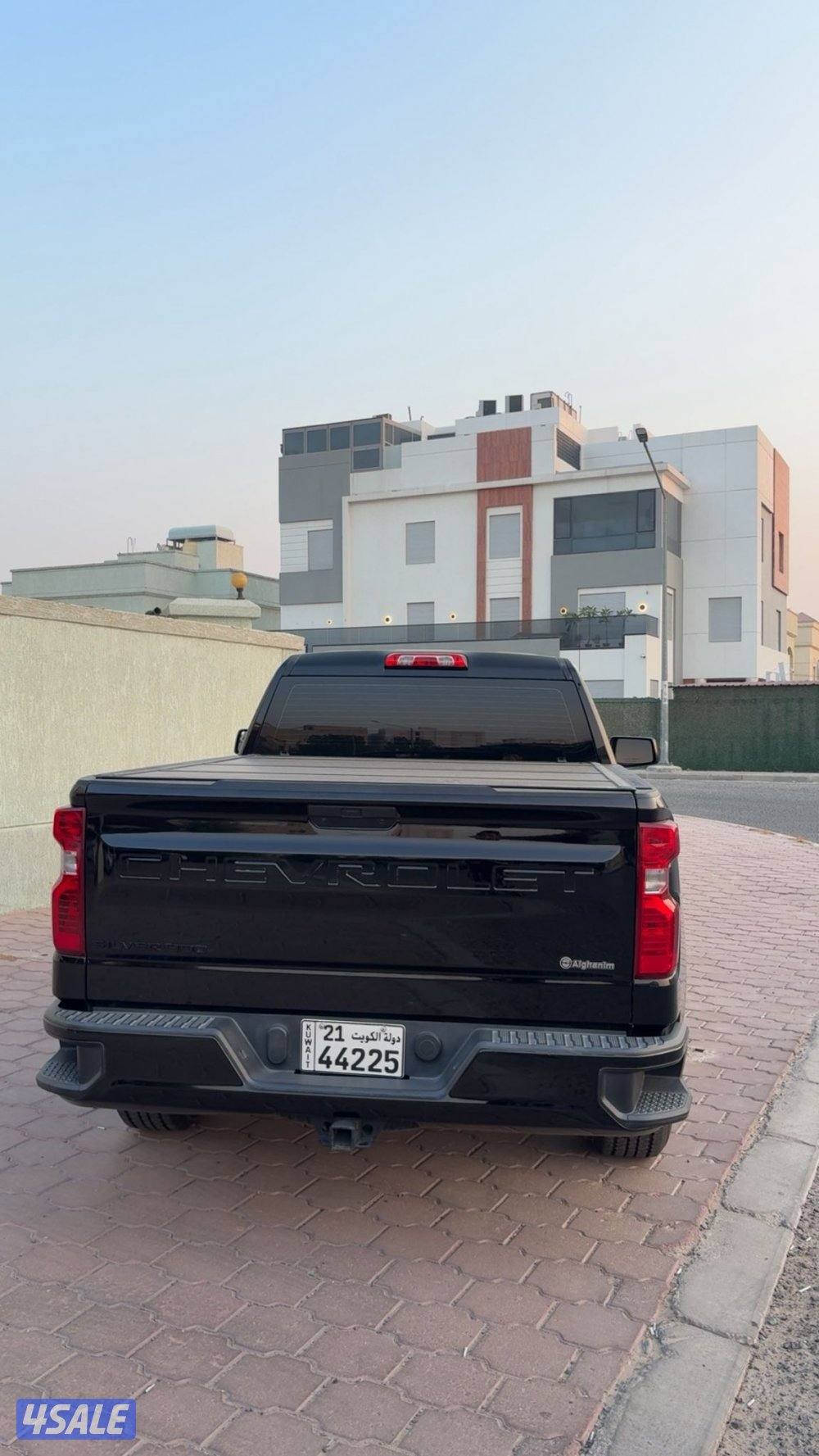 للبيع سلفرادو Ls 2022 بلاك ادشن4