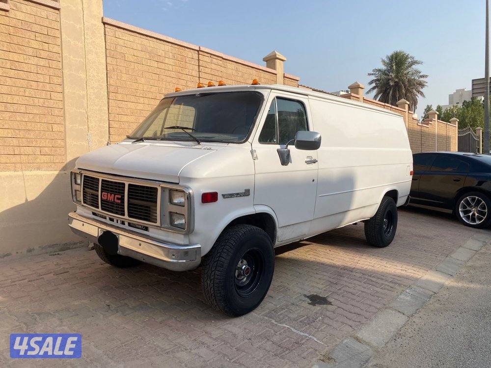 للبيع فان مقفل صندوق تامين سنه  ( للجميع الانشطه )0