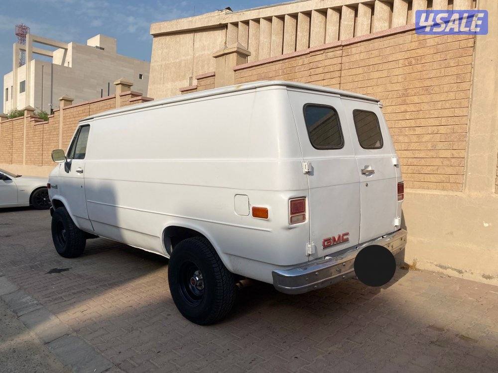 للبيع فان مقفل صندوق تامين سنه  ( للجميع الانشطه )10