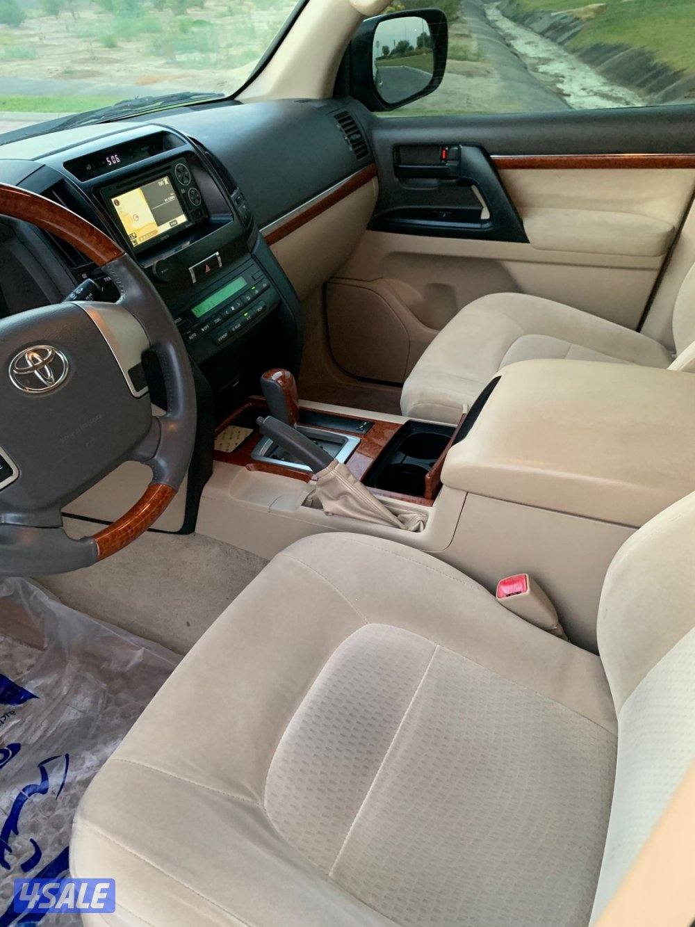 لاندكروزر 20138