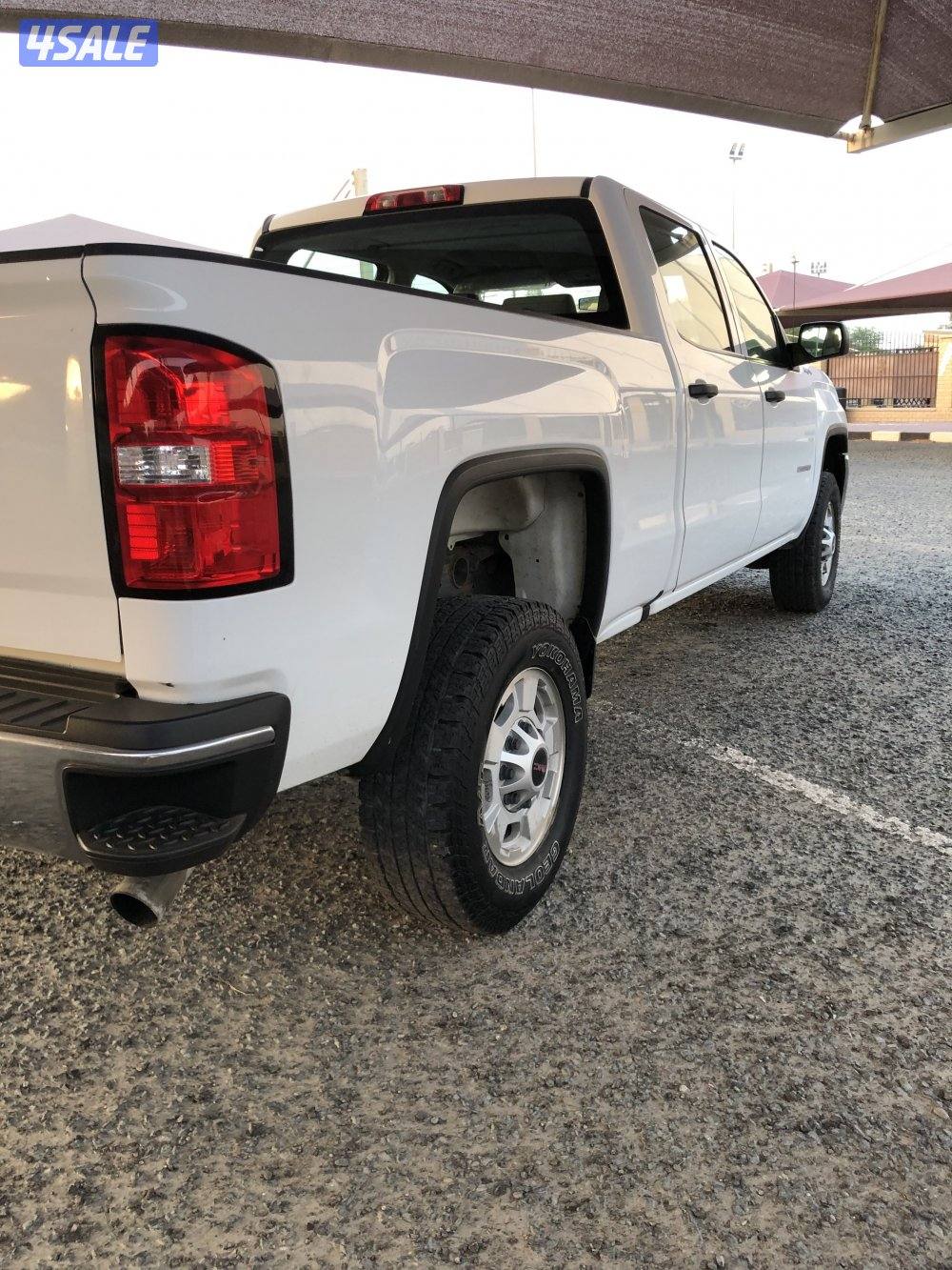 للبيع سيرا ٢٠١٨ HD 2500 شاشة كبيرة سناسر دبل ارضي - شرط الفحص عداد ٣٢٠2