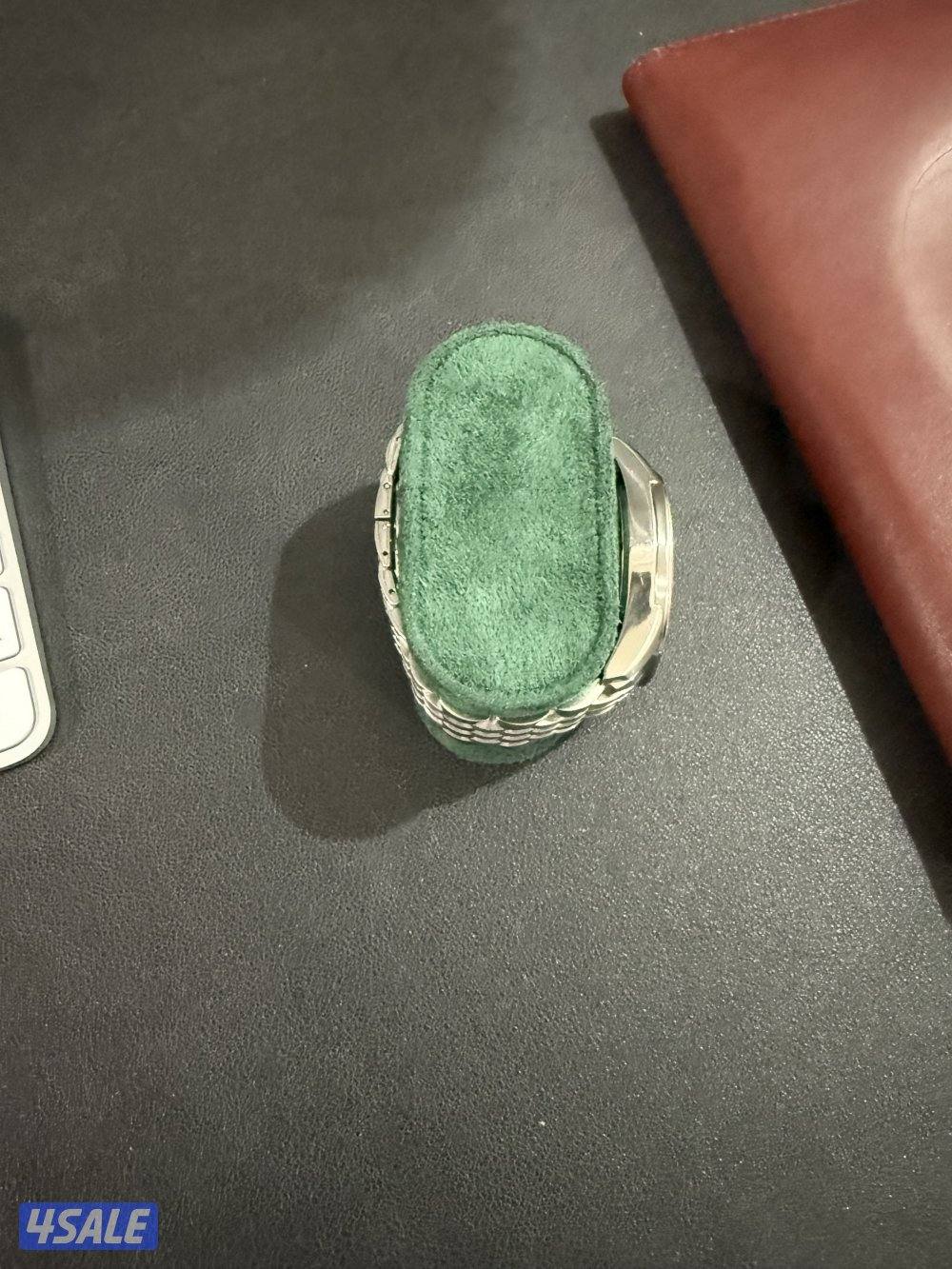 للبيع ساعه Oris بحاله ممتازه ونظيفه4