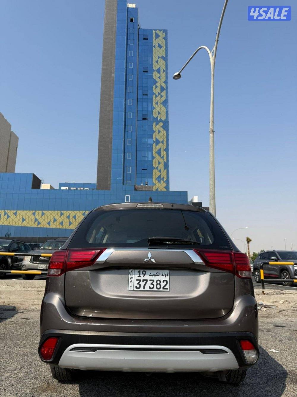 للبيع ميتسوبيشي اوتلاندر 20223