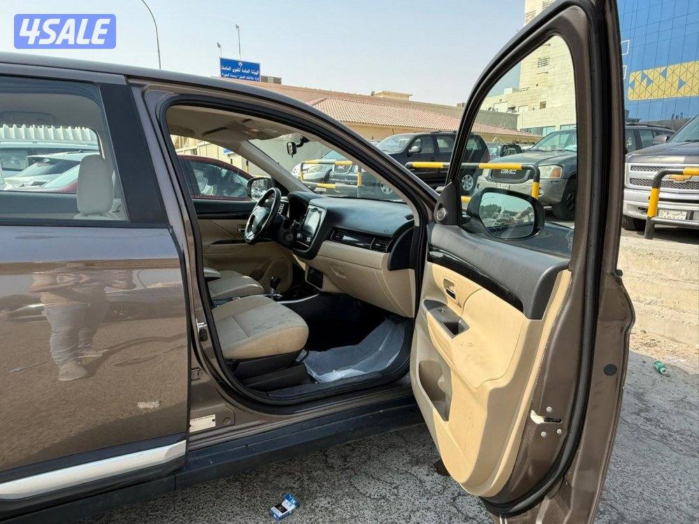 للبيع ميتسوبيشي اوتلاندر 20229