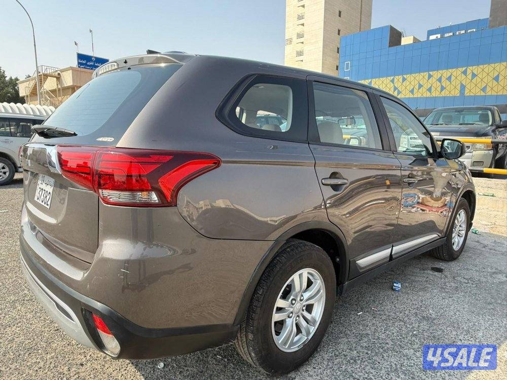 للبيع ميتسوبيشي اوتلاندر 202210