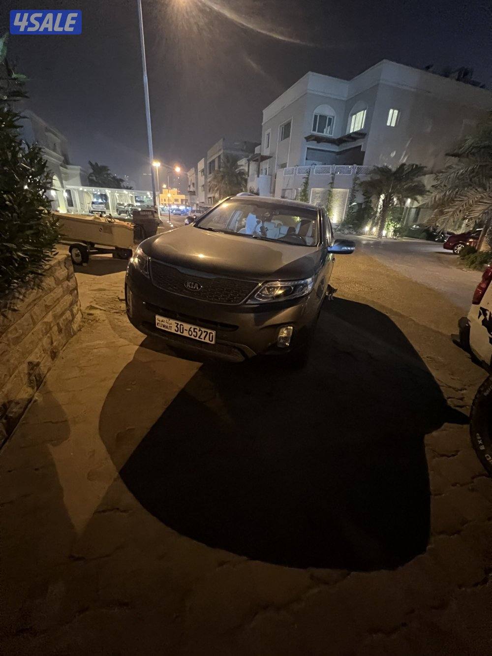 للبيع جيب كيا موديل 2015 لون رمادي4