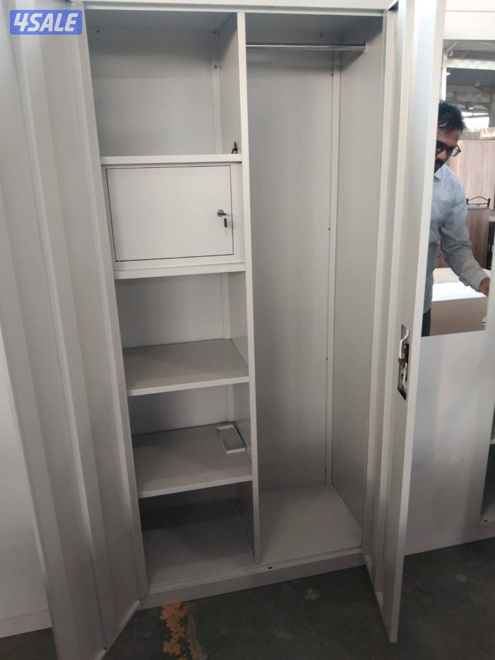 سرير حديد ومرتبه طبيه وبطانيه ومخده والملايات5