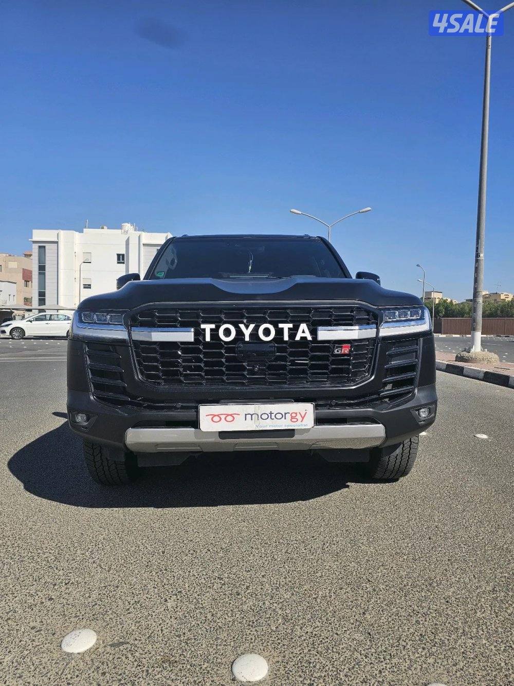 البيع لاند كروزر GR موديل 20241