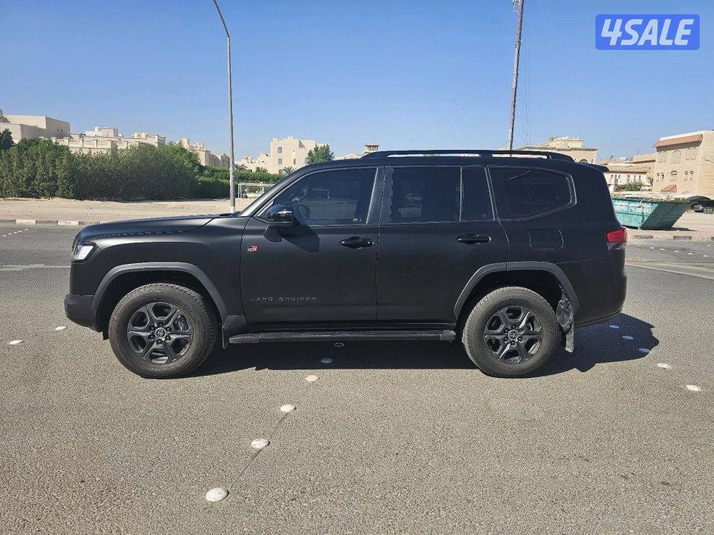 البيع لاند كروزر GR موديل 20243