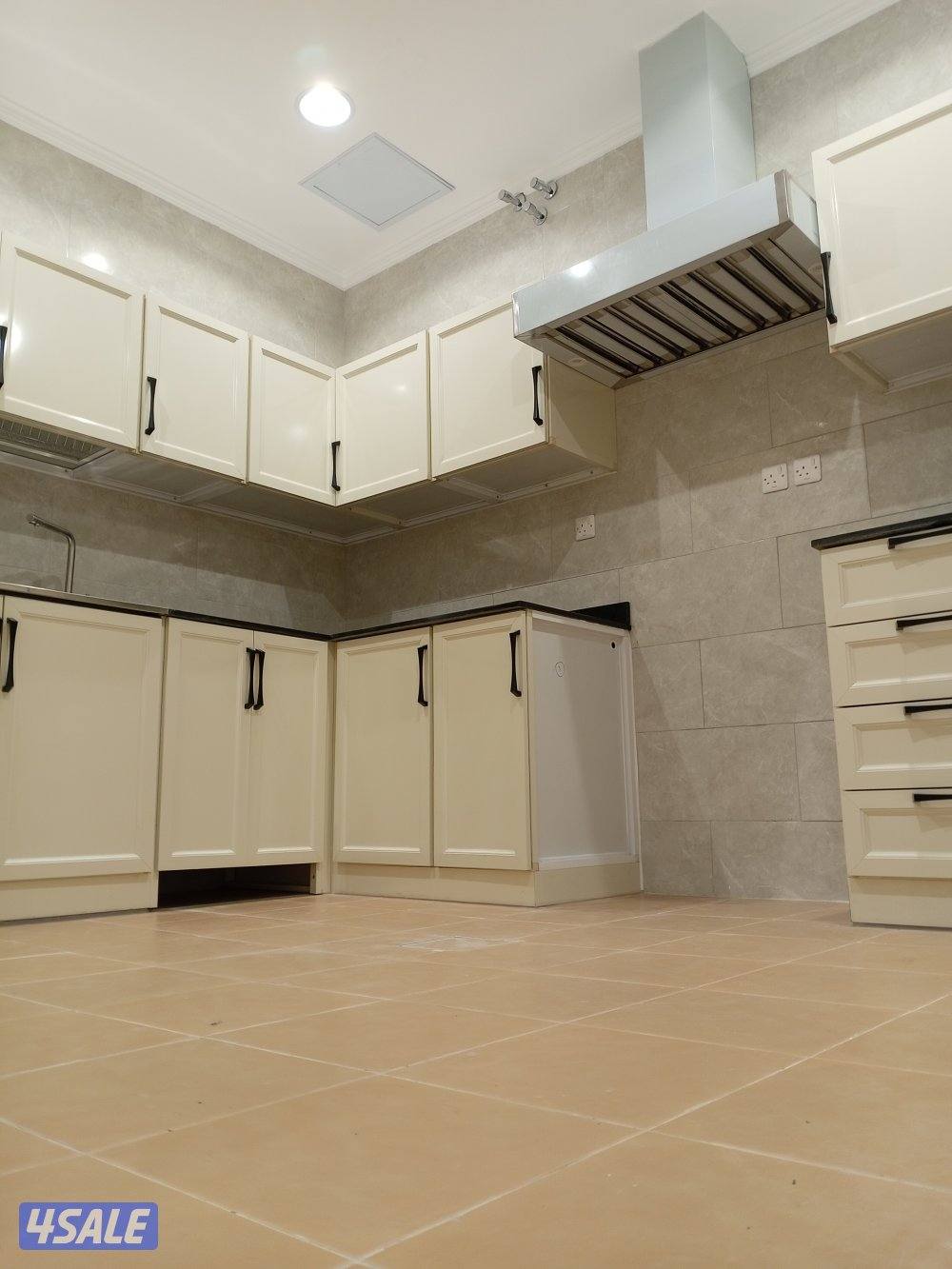 للإيجار شقة ارضي VIP في الفنيطيس جديدة وراقيه جدا ومودرن7