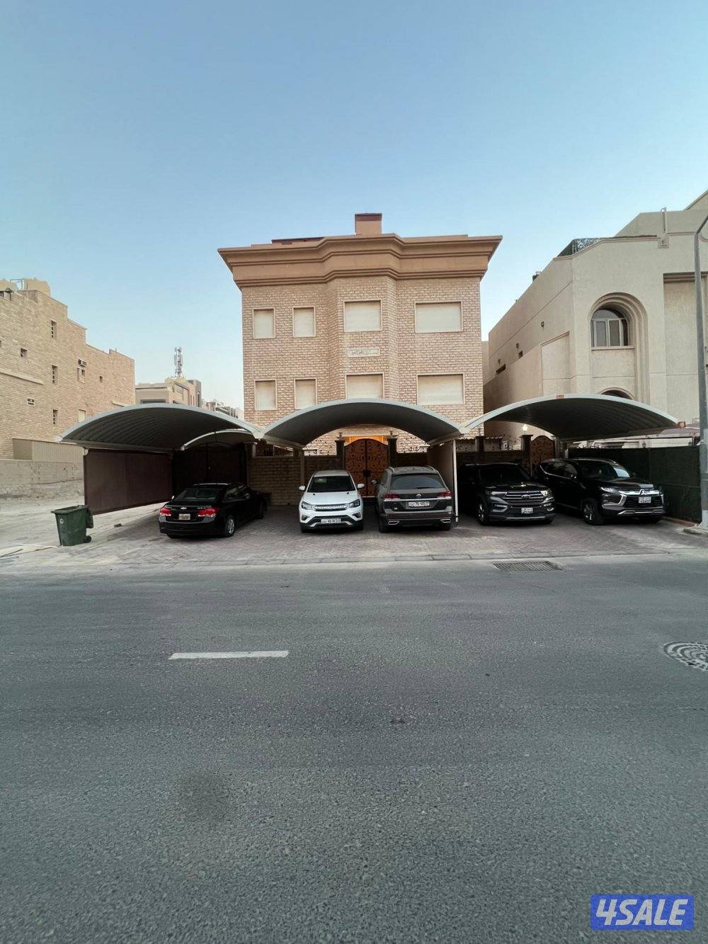 للإيجار دور ارضي في الزهراء مع غرفه  سا يق0