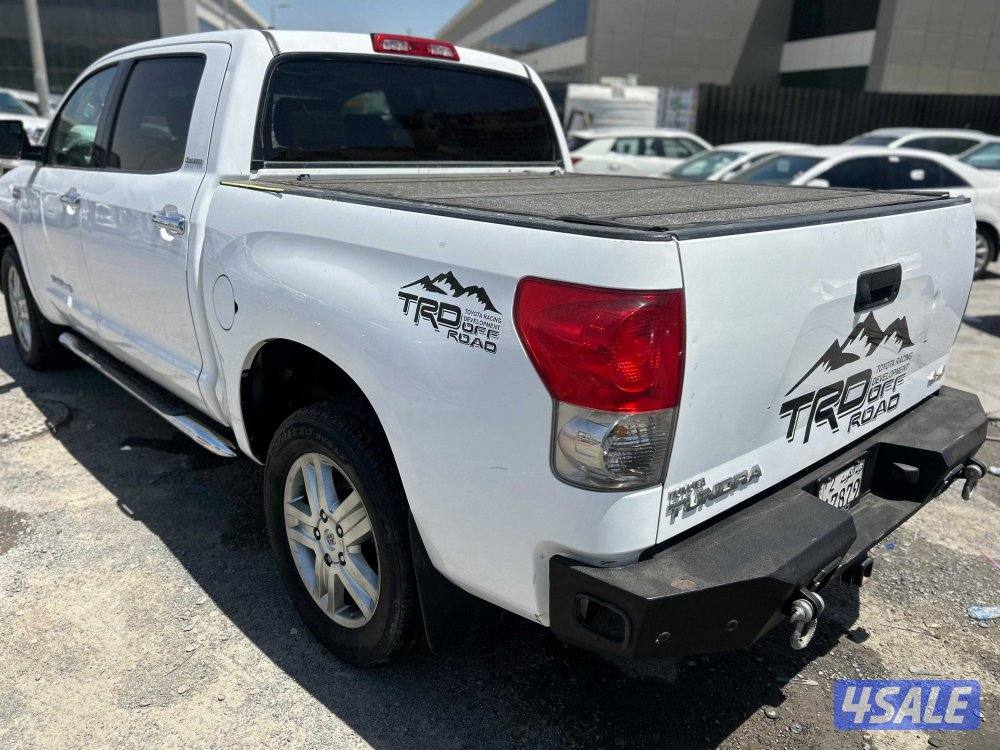 تويوتا تندرا V82