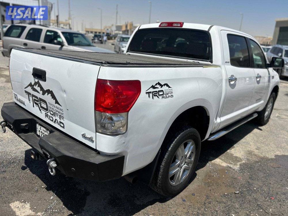 تويوتا تندرا V83