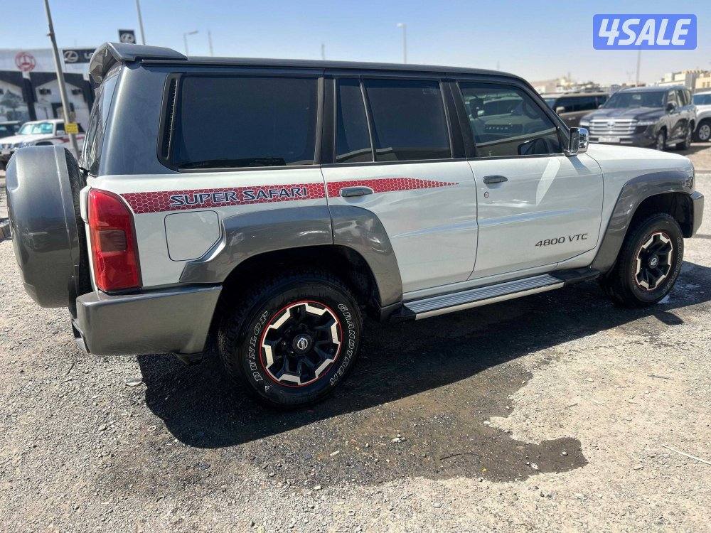 نيسان باترول سفارى موديل 20112