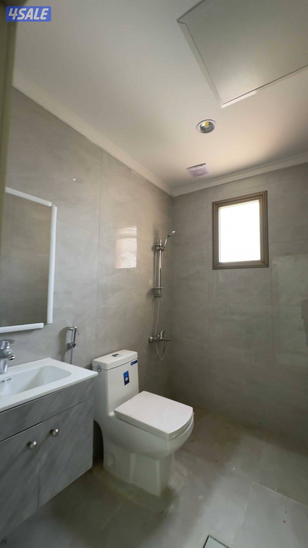 للأيجار شقق سكنية وتجارية في بنيد القار8