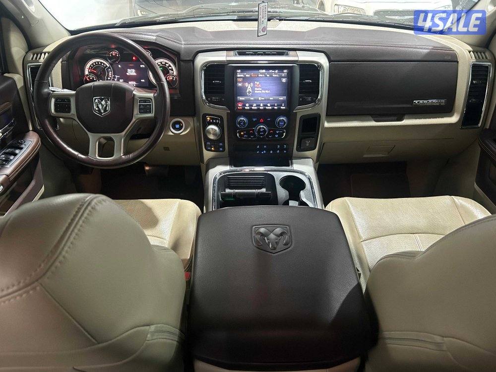 RAM 1500 Laramie Classic V8 17/875588