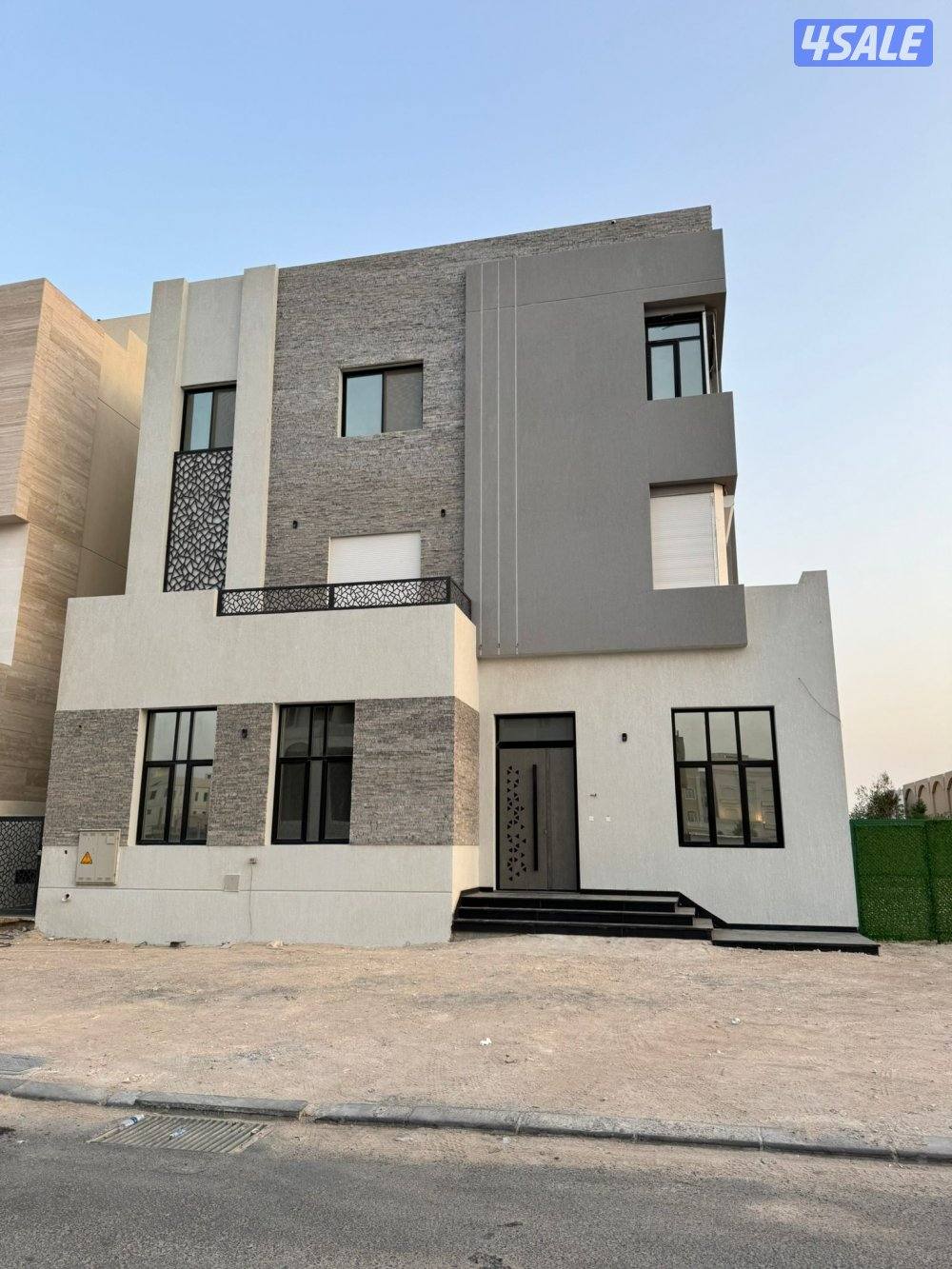 بيت للايجار في المطلاع ثلاث ادوار موقع يرجى التواصل واتساب0