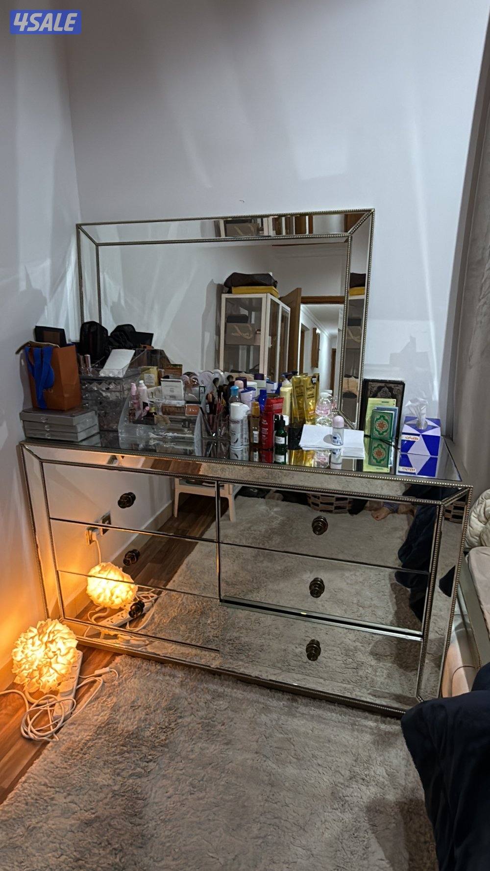 سرير 180 في 200 من ميداس معاه الكومودينو موديل جديد معى طاولة تلفزيون1