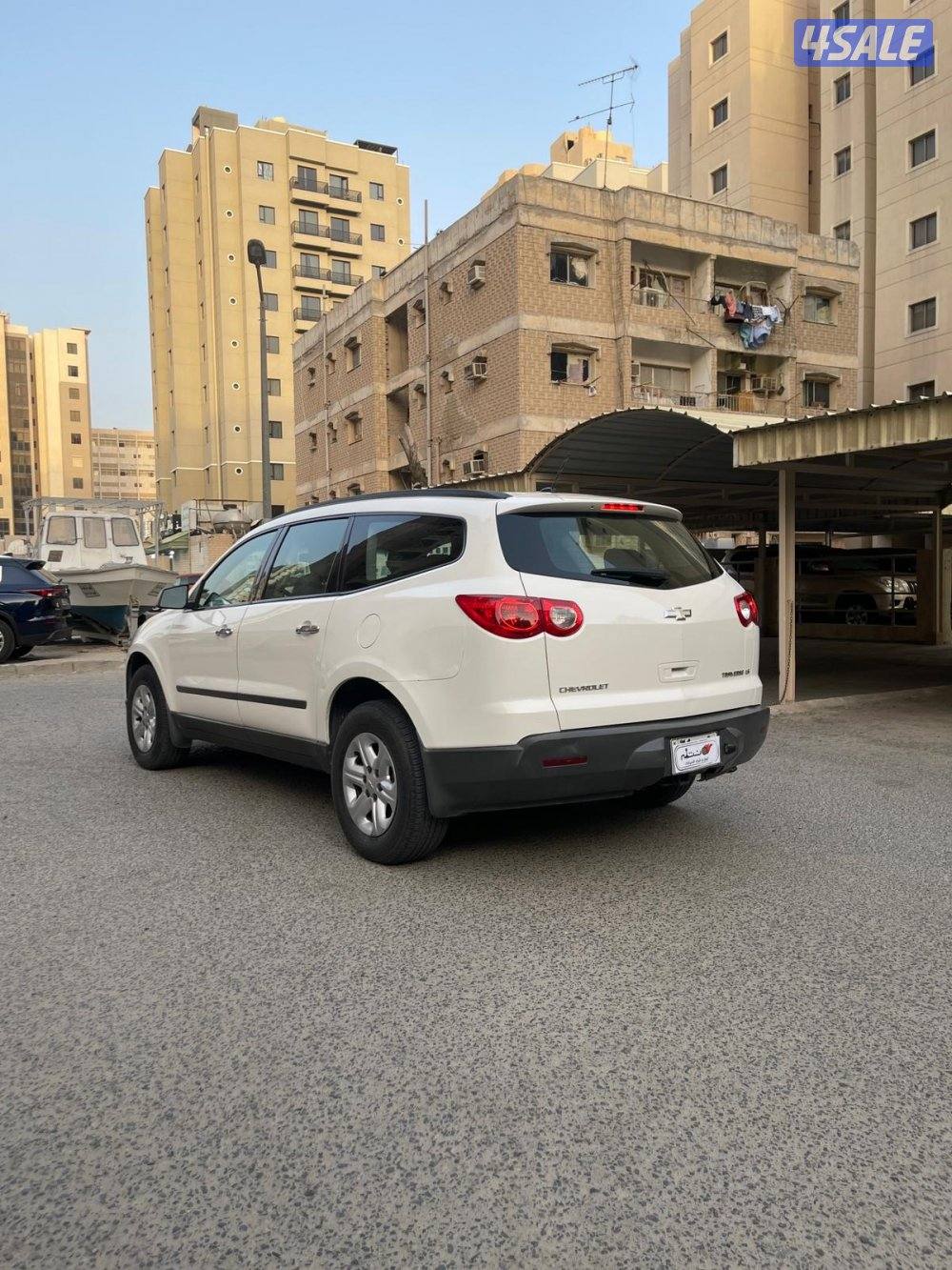 ترافيرس موديل 2012 / بحاله ممتازه3