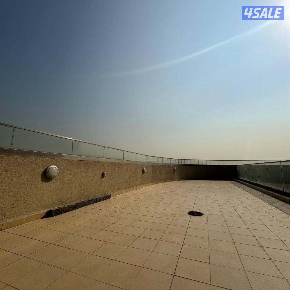 بينت هاوس إطلالة بحرية مباشرة للإيجار في بنيد القار13