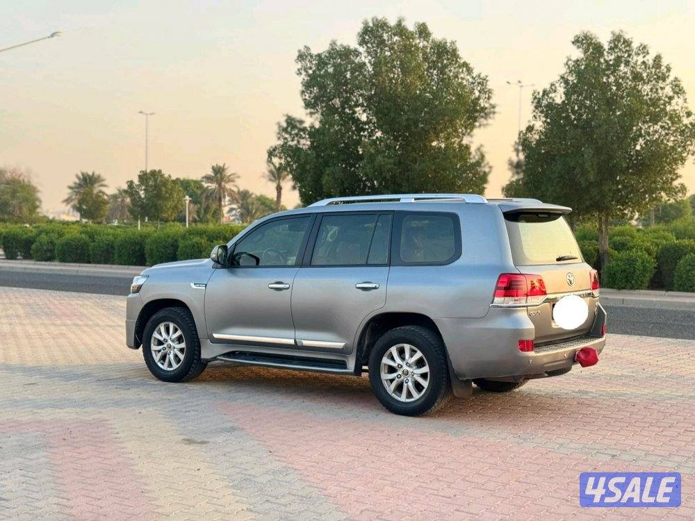للبيع لاند كروزر وارد الساير 2016 G,XR الساير شرط الفحص6