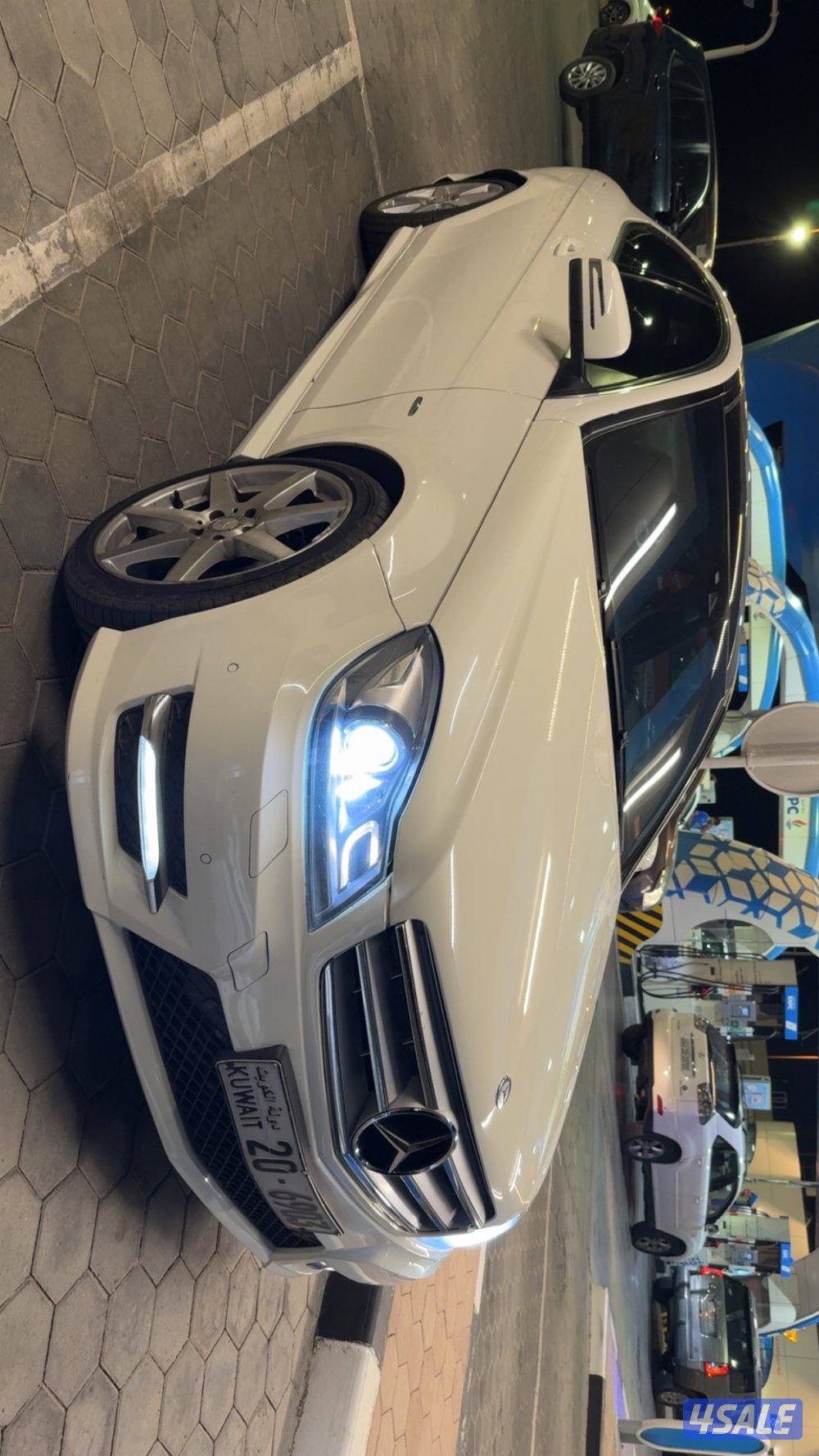 للبيع C2500