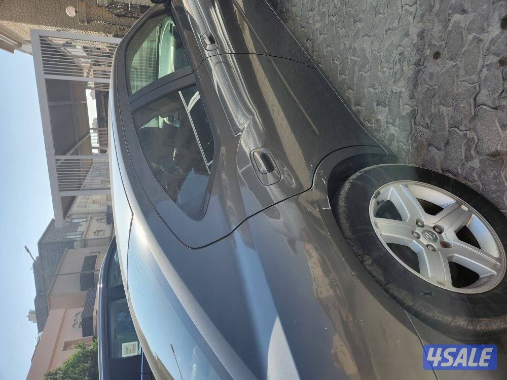 للبيع تشارجر ٢٠١٠1