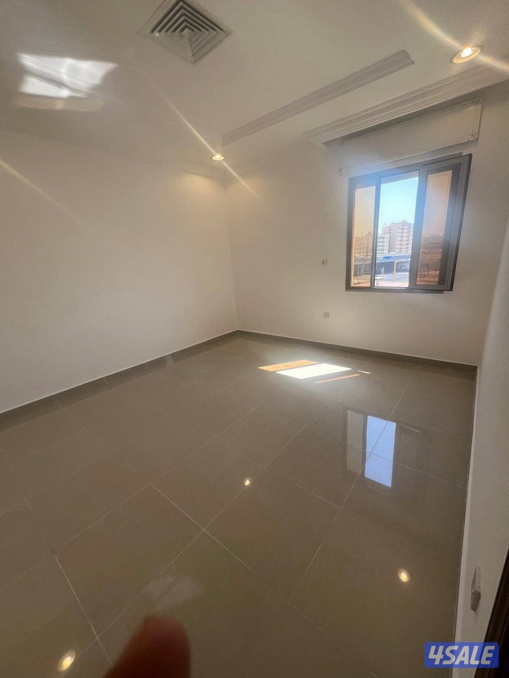 للايجاربيت كامل في الفحاحيل قطعه1 مساحته600 متر يصلح ينقصم علي بيتين ف3