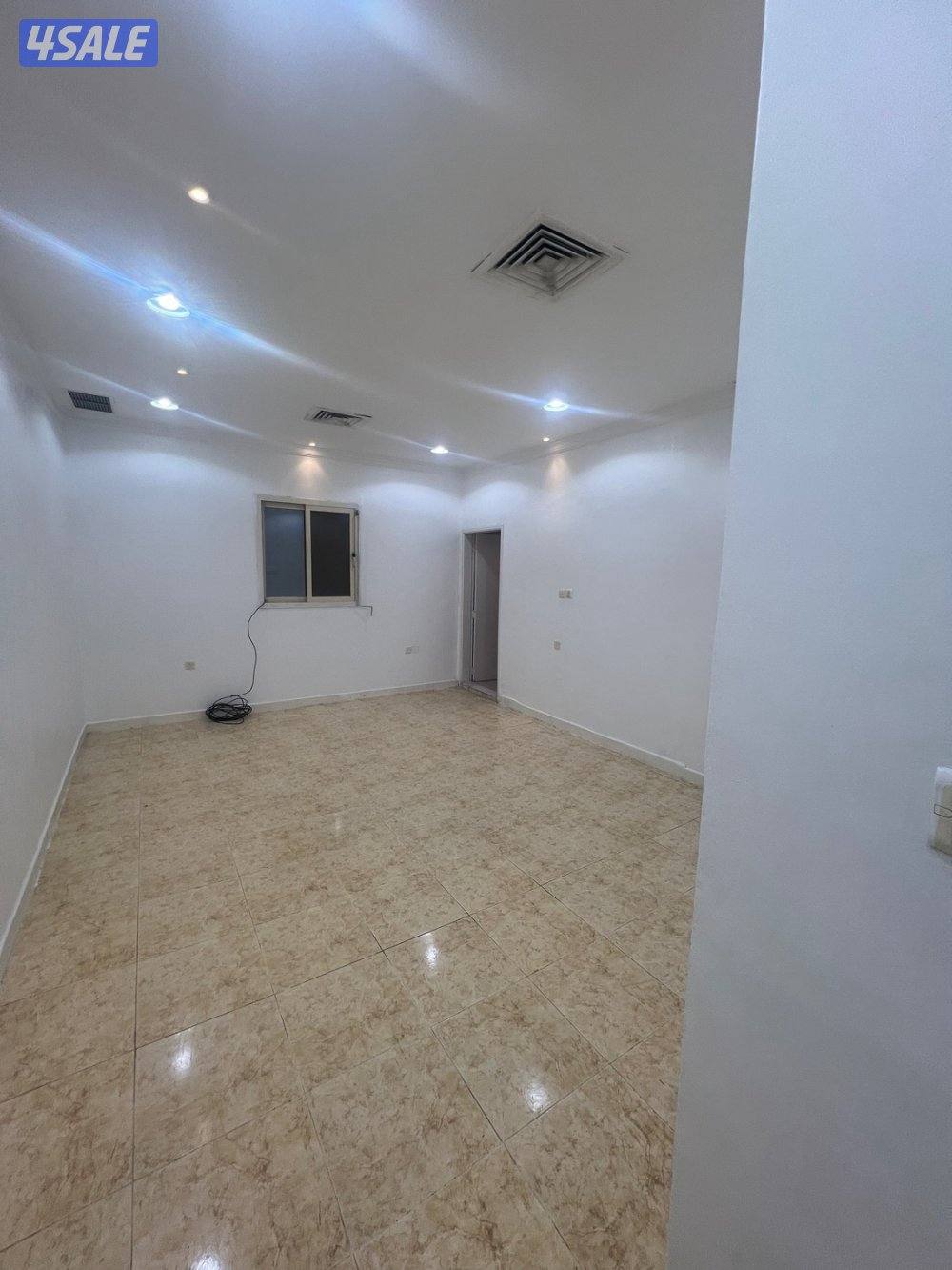 للايجاربيت كامل في الفحاحيل قطعه1 مساحته600 متر يصلح ينقصم علي بيتين ف7