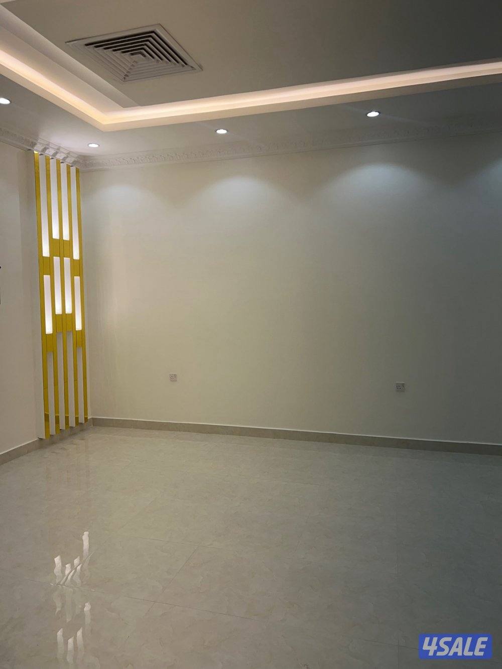 للايجاربيت كامل في الفحاحيل قطعه1 مساحته600 متر يصلح ينقصم علي بيتين ف8