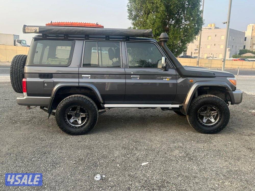 للبيع شاص نص موديل 2021 قير عادي ماشي 105 كل شغله في الوكاله3