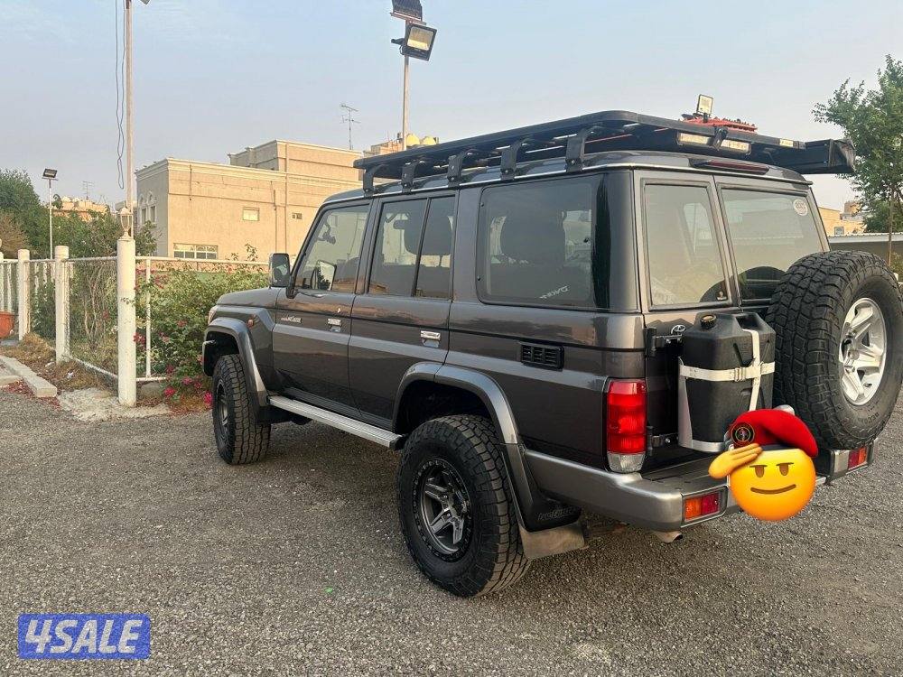 للبيع شاص نص موديل 2021 قير عادي ماشي 105 كل شغله في الوكاله5