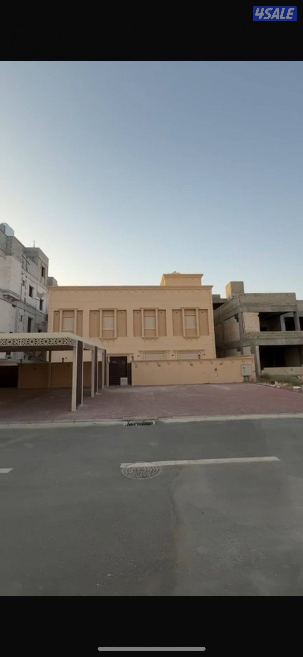 للبيع قسيمة تشطيي فاخر شارع واحد بسعر مناسب0