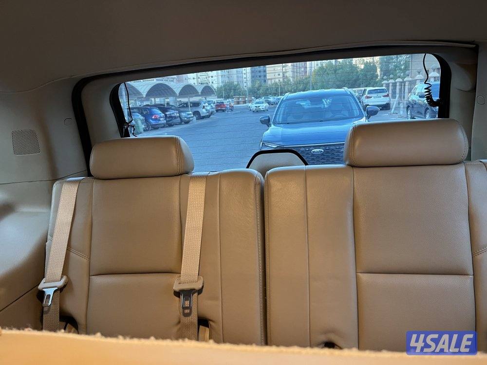 اسكاليد ٢٠١٠ للبيع بحاله نادرة1