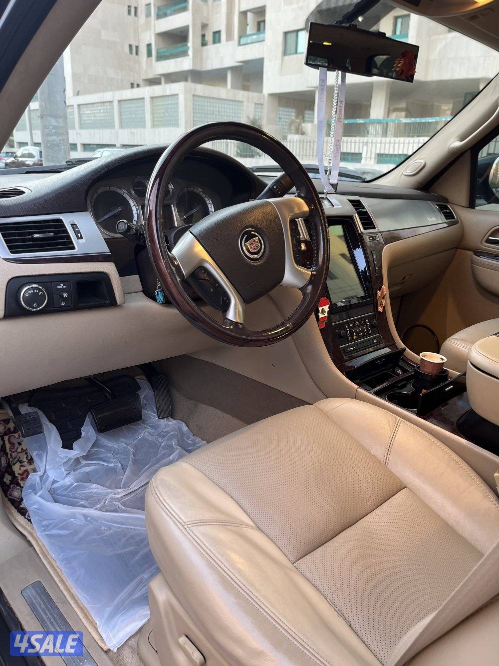 اسكاليد ٢٠١٠ للبيع بحاله نادرة2