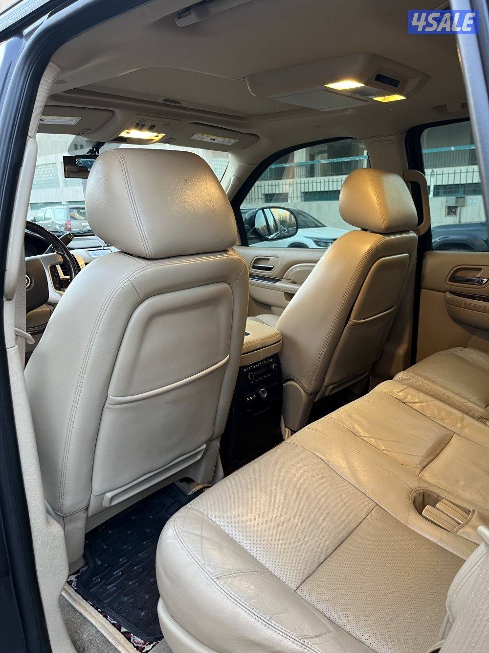 اسكاليد ٢٠١٠ للبيع بحاله نادرة3