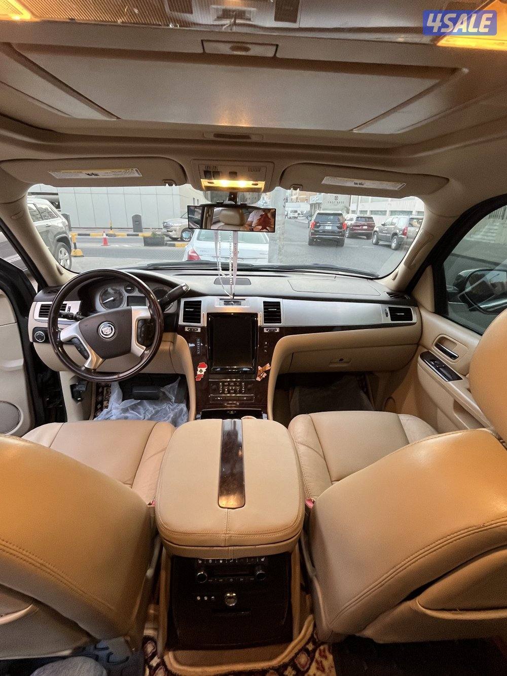 اسكاليد ٢٠١٠ للبيع بحاله نادرة4