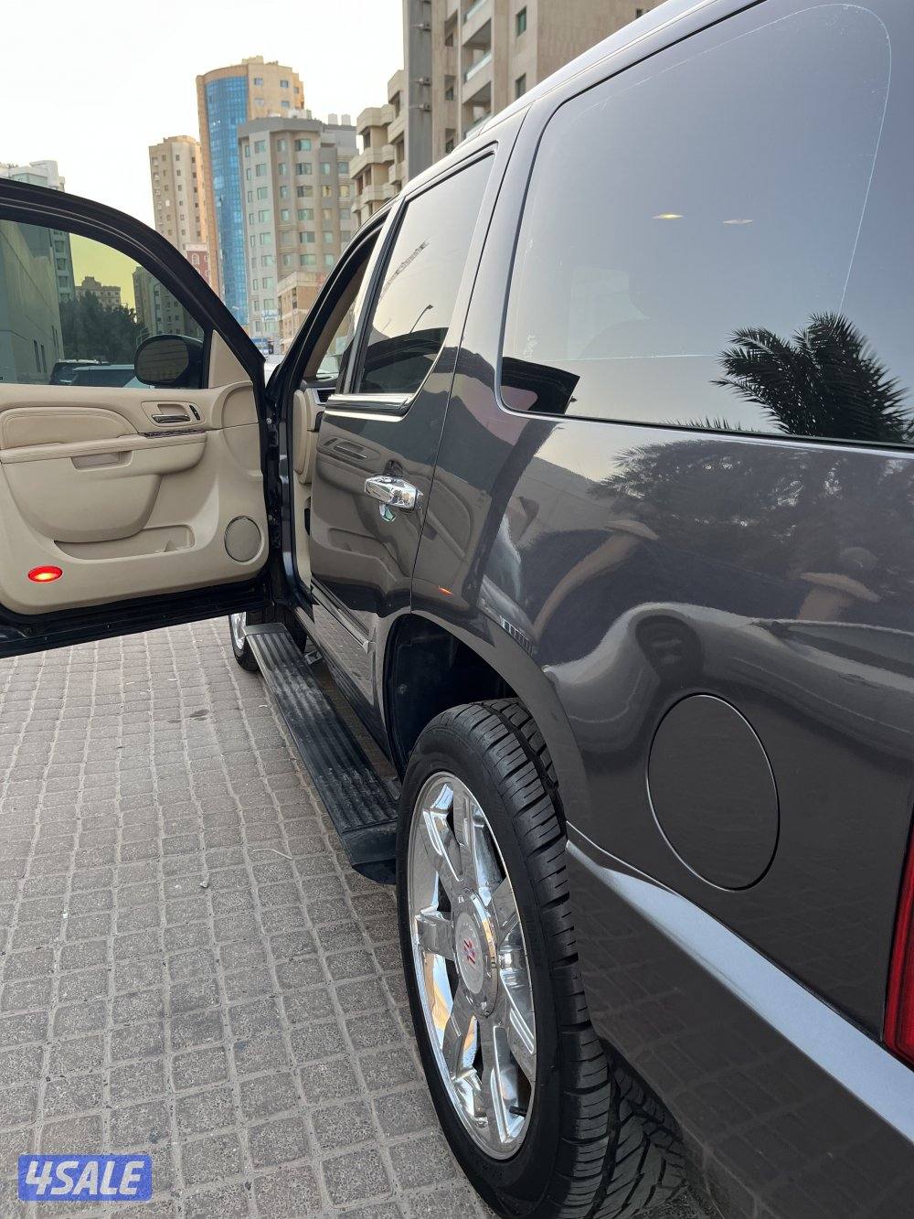 اسكاليد ٢٠١٠ للبيع بحاله نادرة8