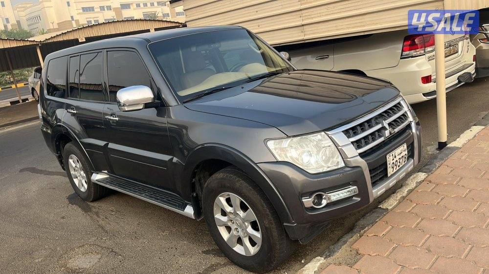 للبيع باجيرو مديل ٢٠١٦ مكينه كبيره شرط الفحص بالكامل عداد ٢٠٠ لف0