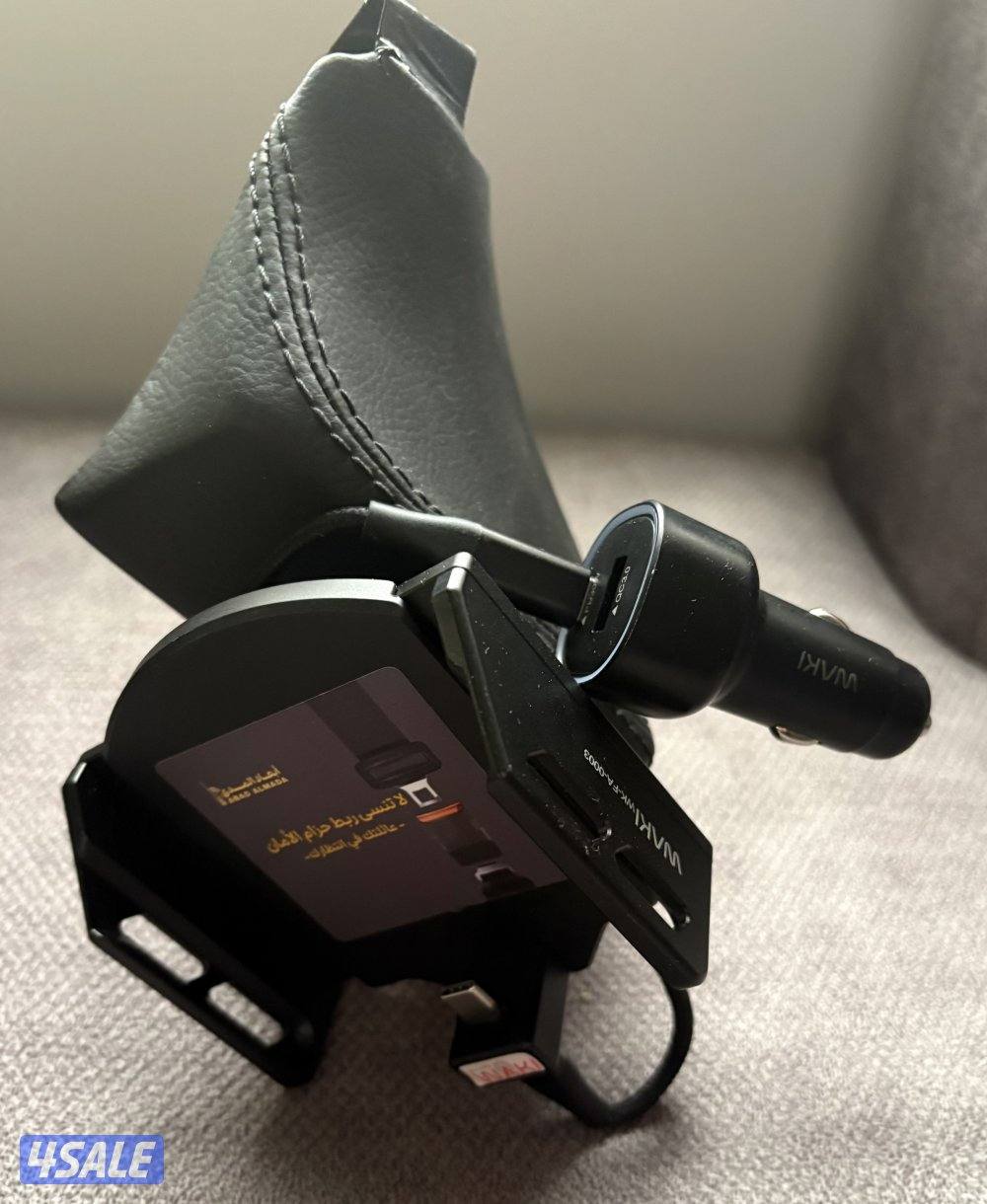 ستاند واكي مع شحن وقاعده جلد سفاري0