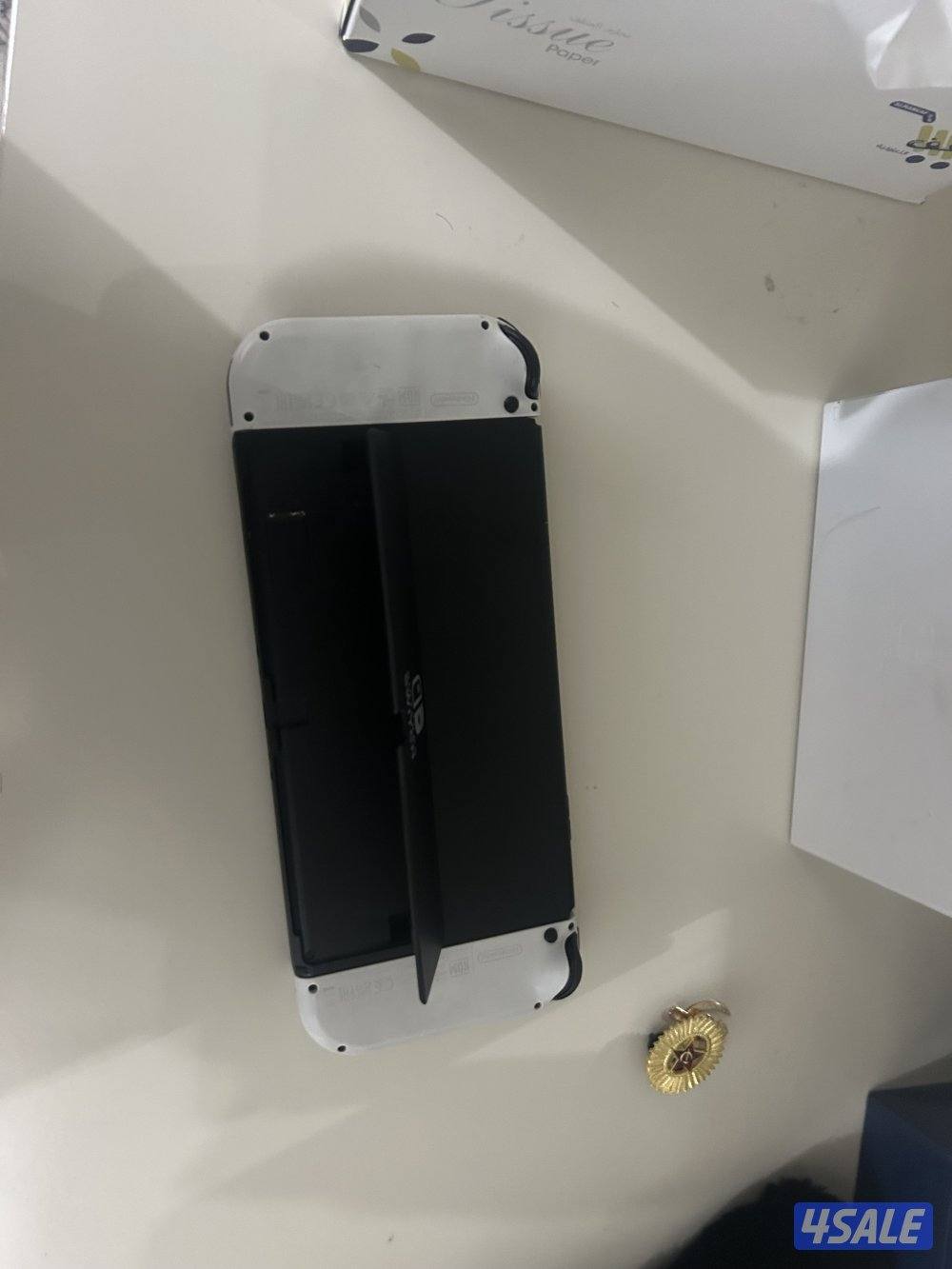 Nintendo switch brand new barely used with a account that has 3KD2