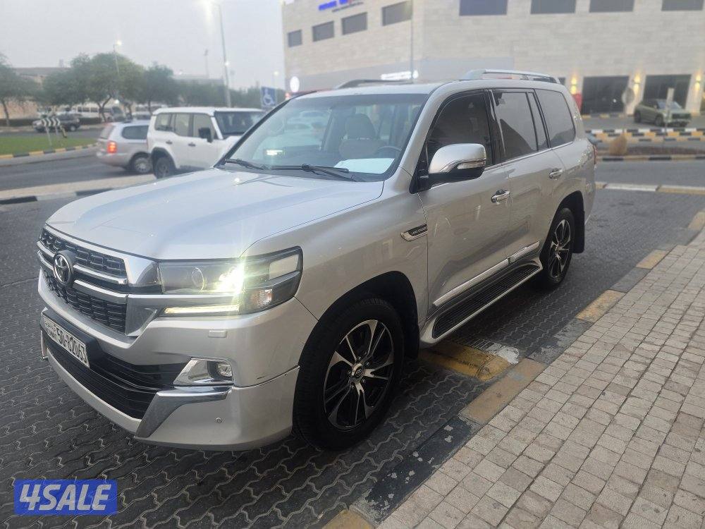 ,للبيع لاند كروزر ٢٠٢١  المالك الاول 6 سلندر صبغ قطعة  احده9