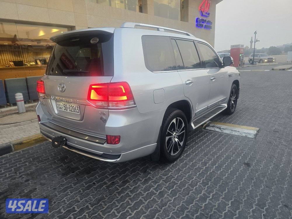 ,للبيع لاند كروزر ٢٠٢١  المالك الاول 6 سلندر صبغ قطعة  احده13