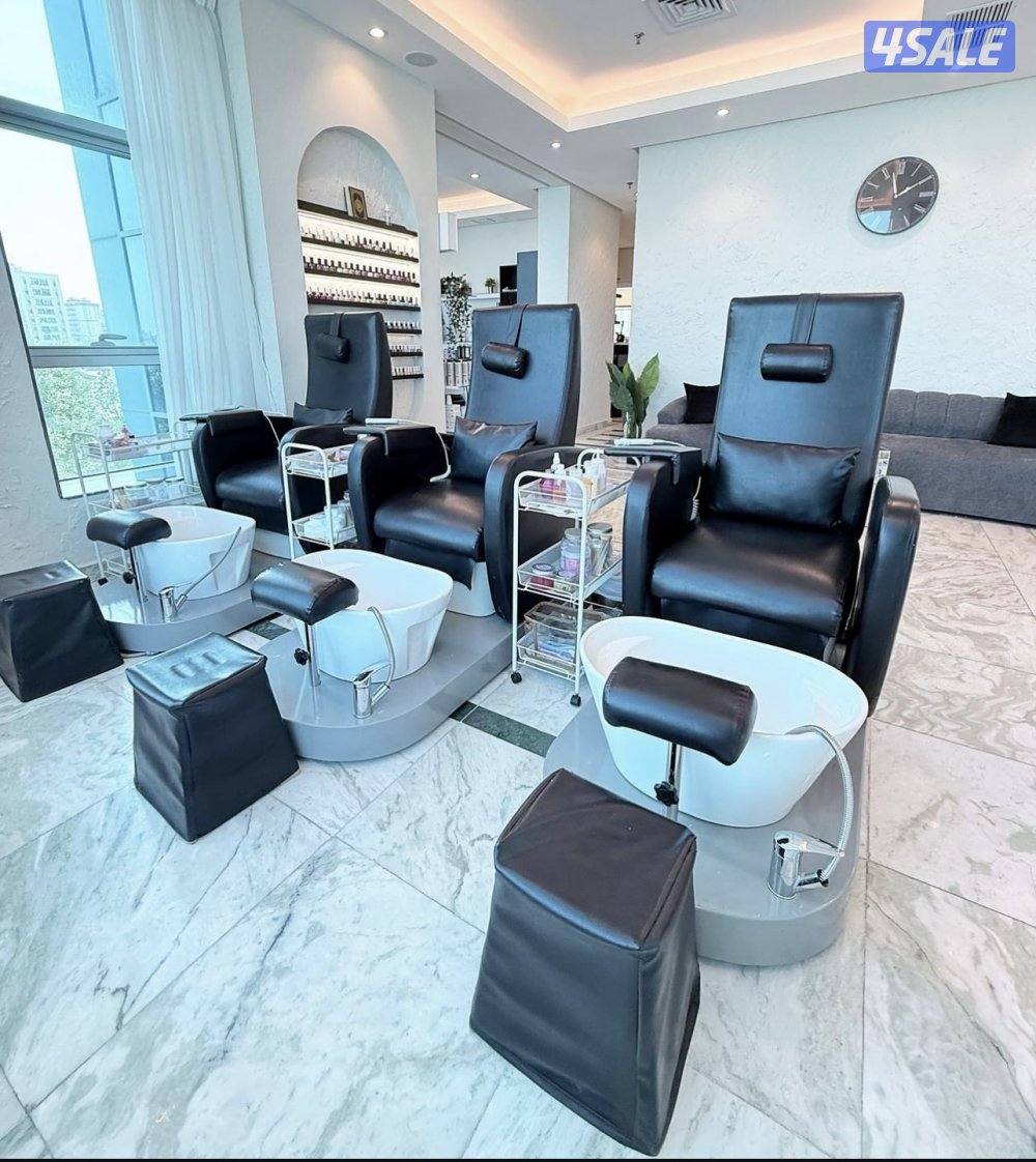 صالون نسائي في المنقف دور كامل موقع حيوي يشمل المعدات والعماله والرخصة3