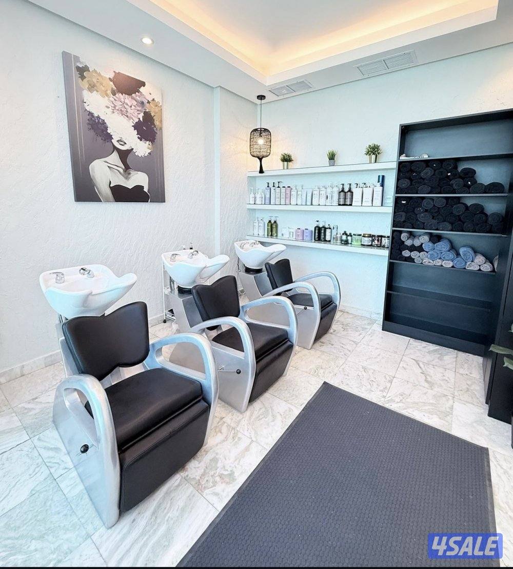 صالون نسائي في المنقف دور كامل موقع حيوي يشمل المعدات والعماله والرخصة4
