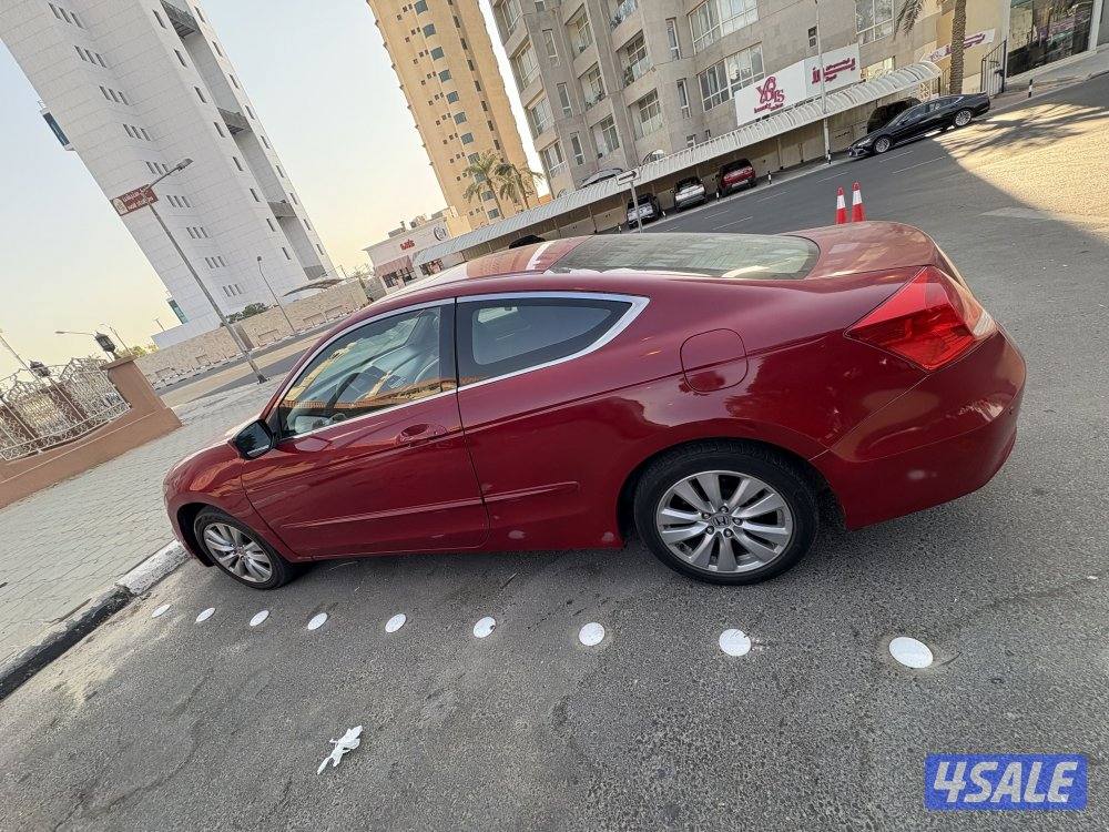 هوندا اكورد كوبيه 4 سلندر فتحه بالسقف شبه جديده تأمين جديد0