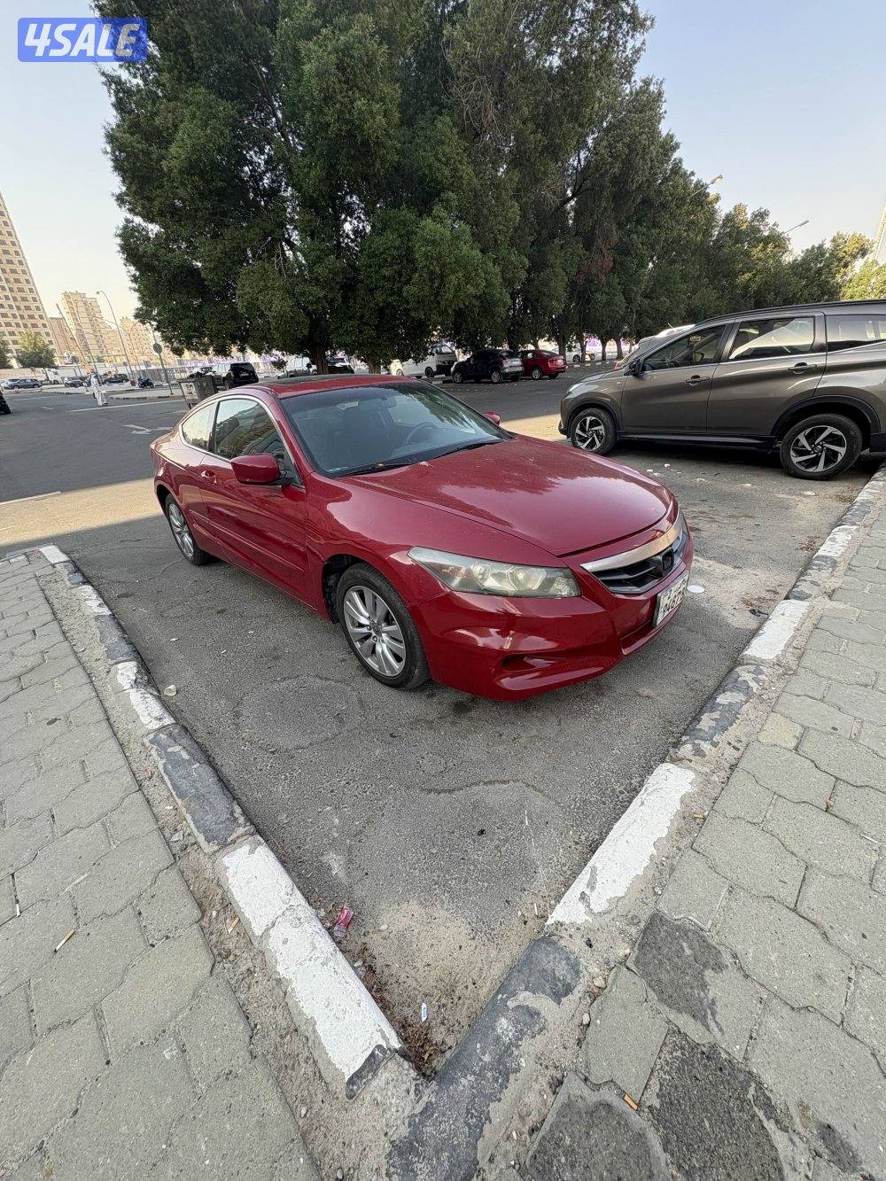 هوندا اكورد كوبيه 4 سلندر فتحه بالسقف شبه جديده تأمين جديد1